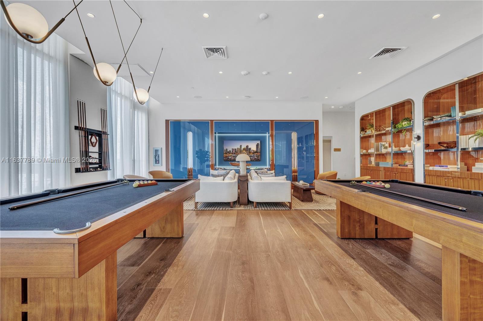 COCONUT GROVE - Residential