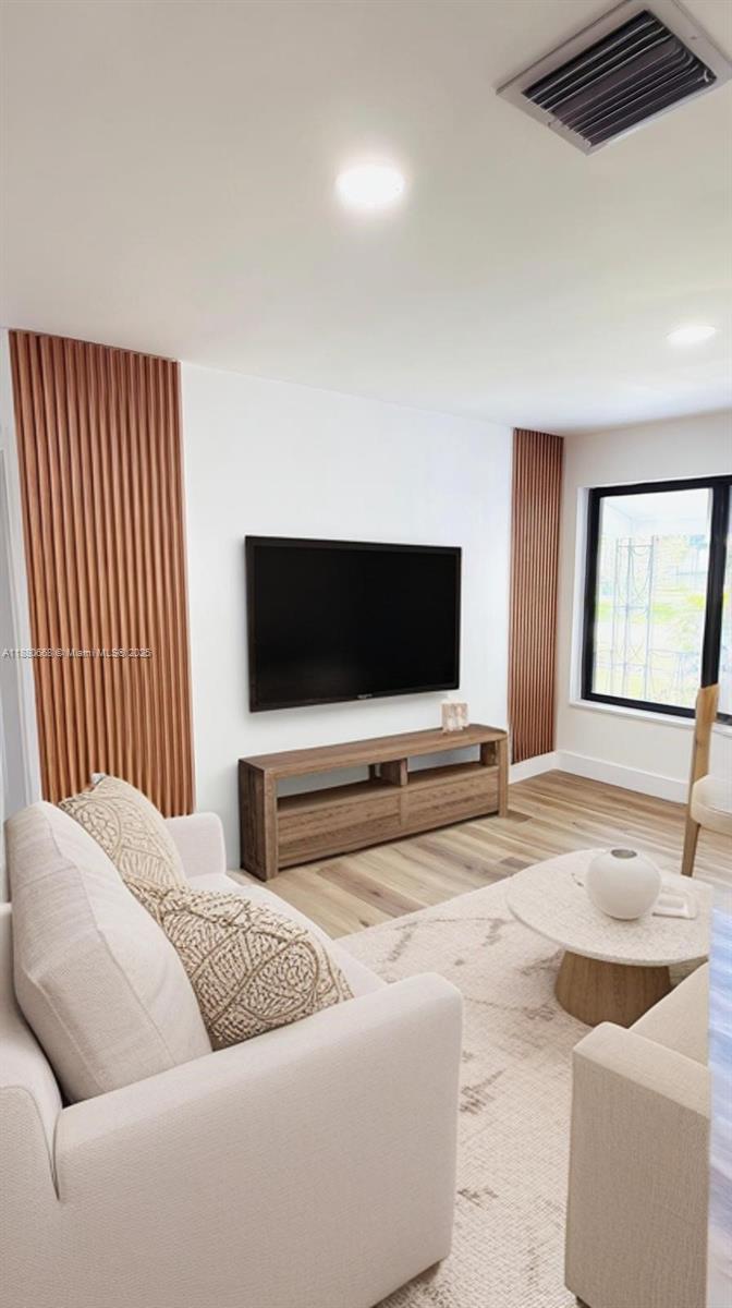 NORTH SHORES - Residential