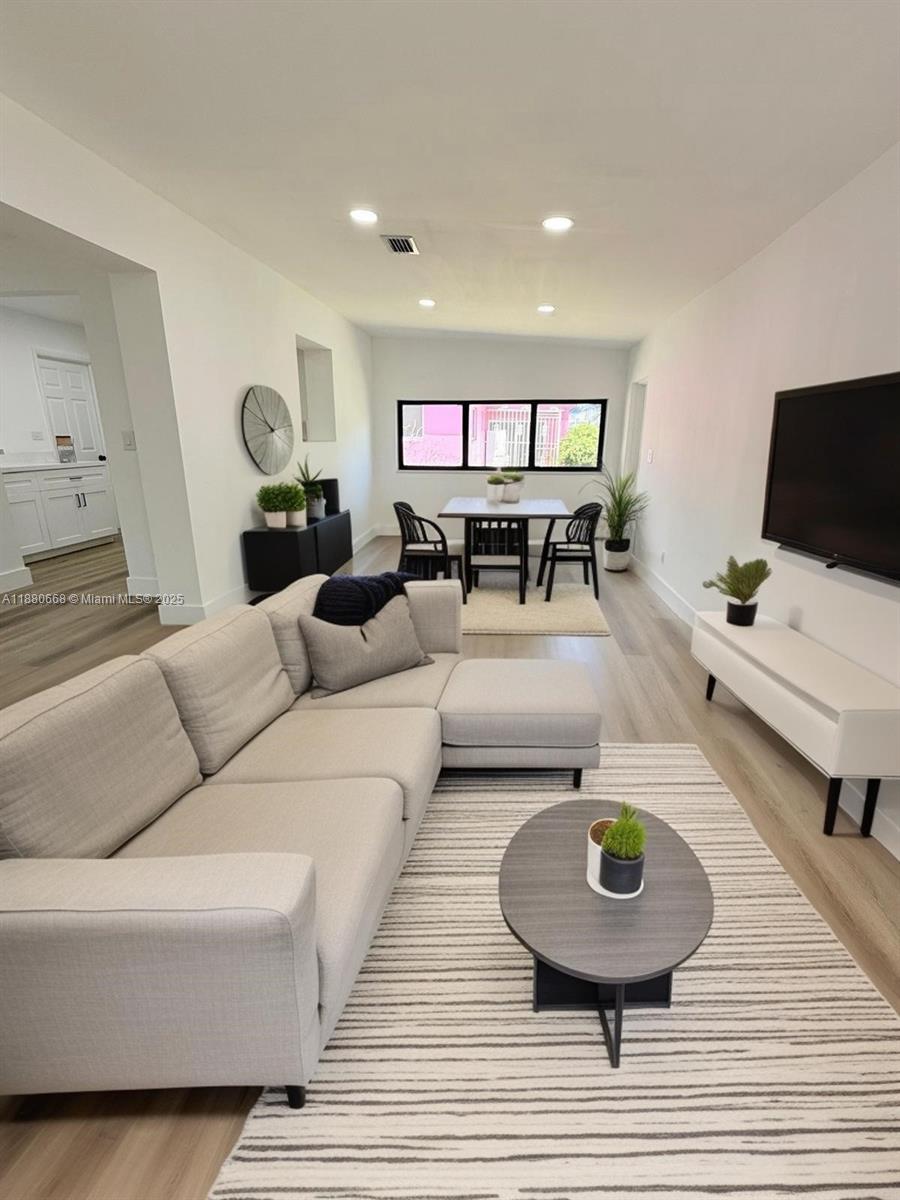 NORTH SHORES - Residential