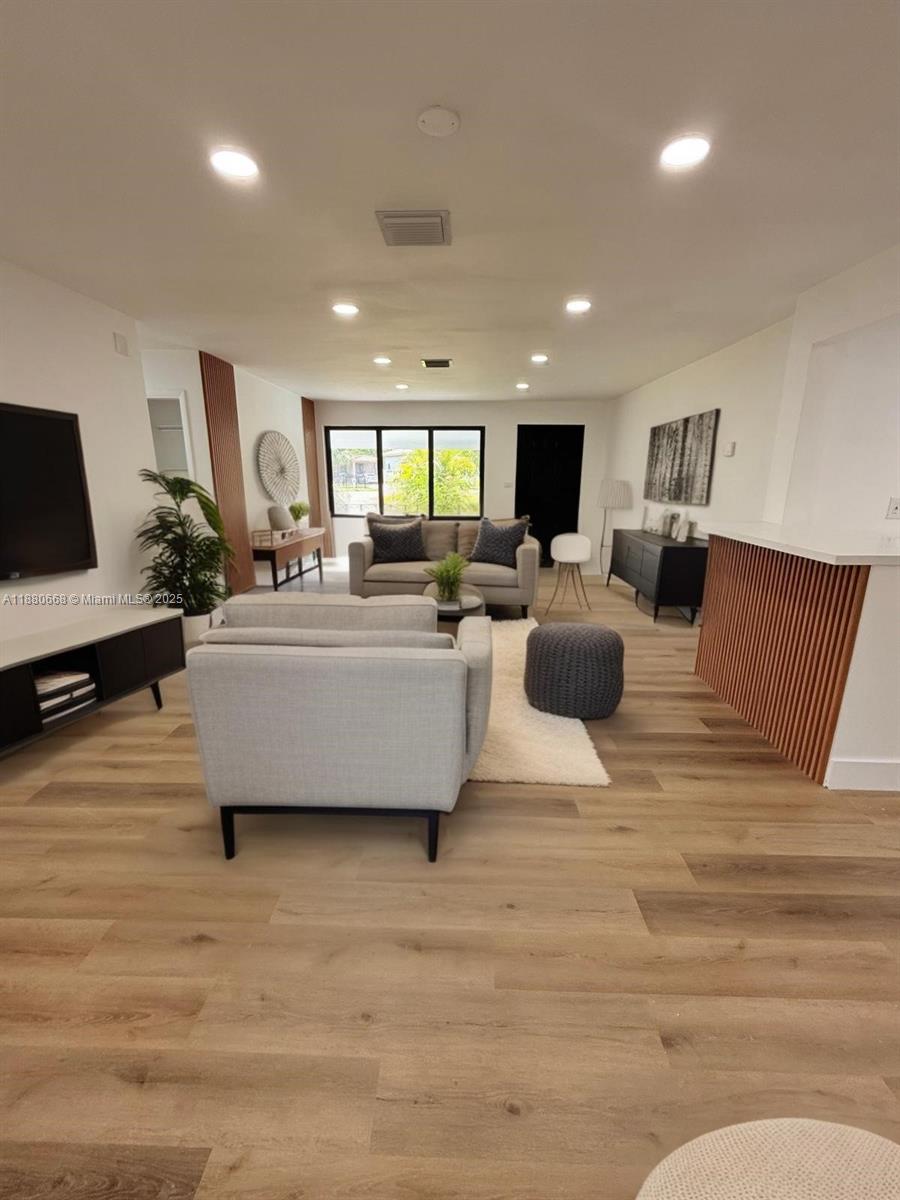 NORTH SHORES - Residential