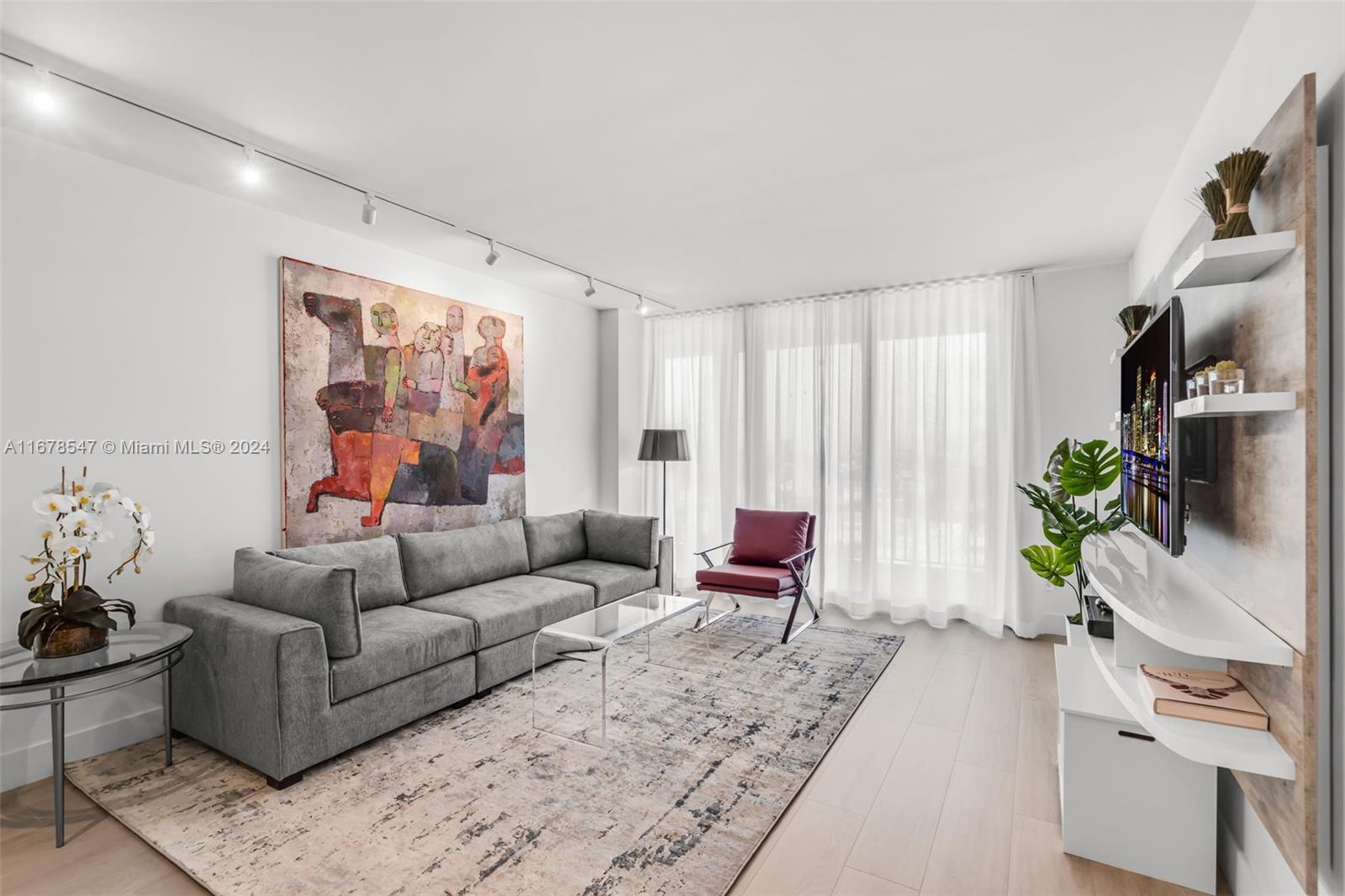 Property for Sale at 1500 Ocean Dr 1109, Miami Beach, Miami-Dade County, Florida - Bedrooms: 1 
Bathrooms: 2  - $1,150,000