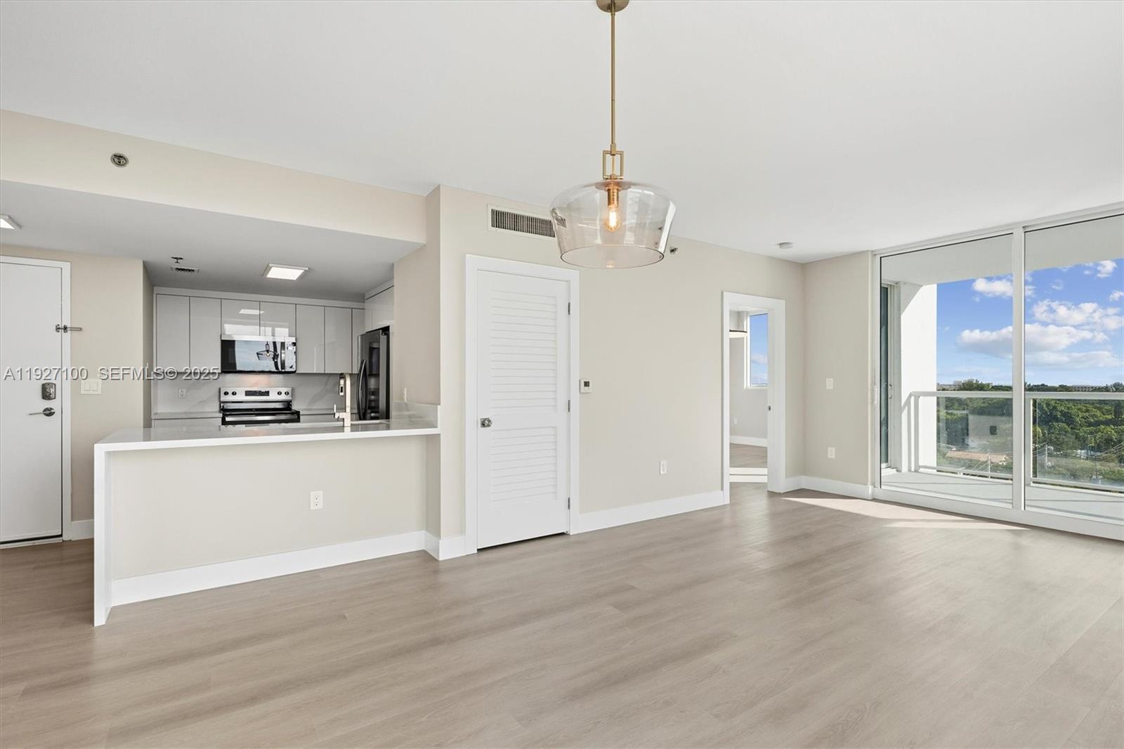 CORAL SEA VIEW CONDO - Residential