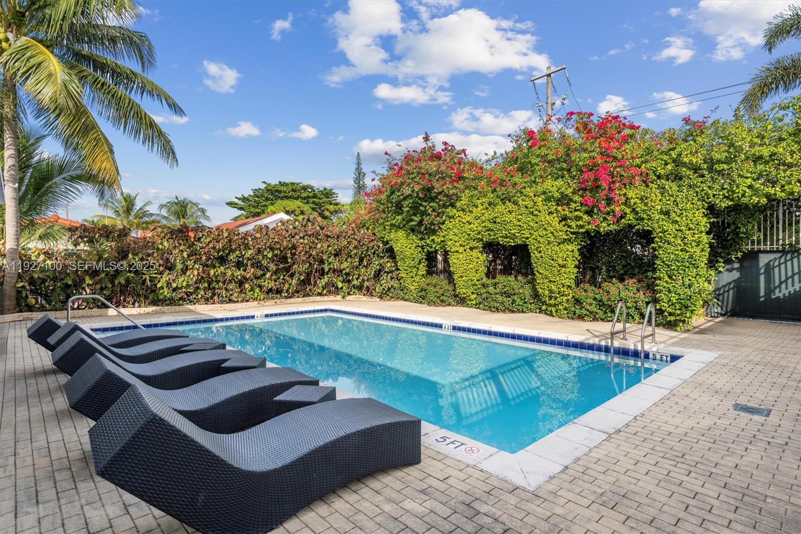 CORAL SEA VIEW CONDO - Residential