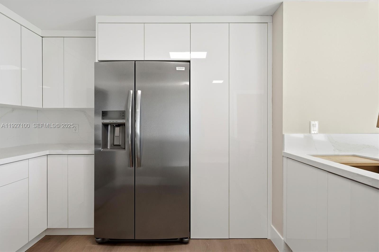 CORAL SEA VIEW CONDO - Residential