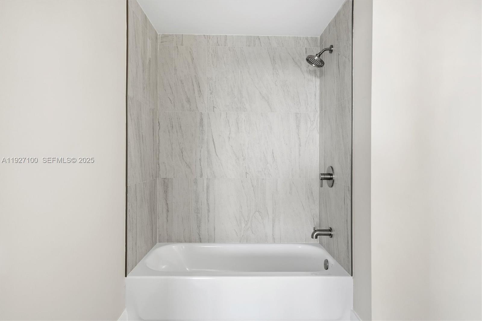 CORAL SEA VIEW CONDO - Residential