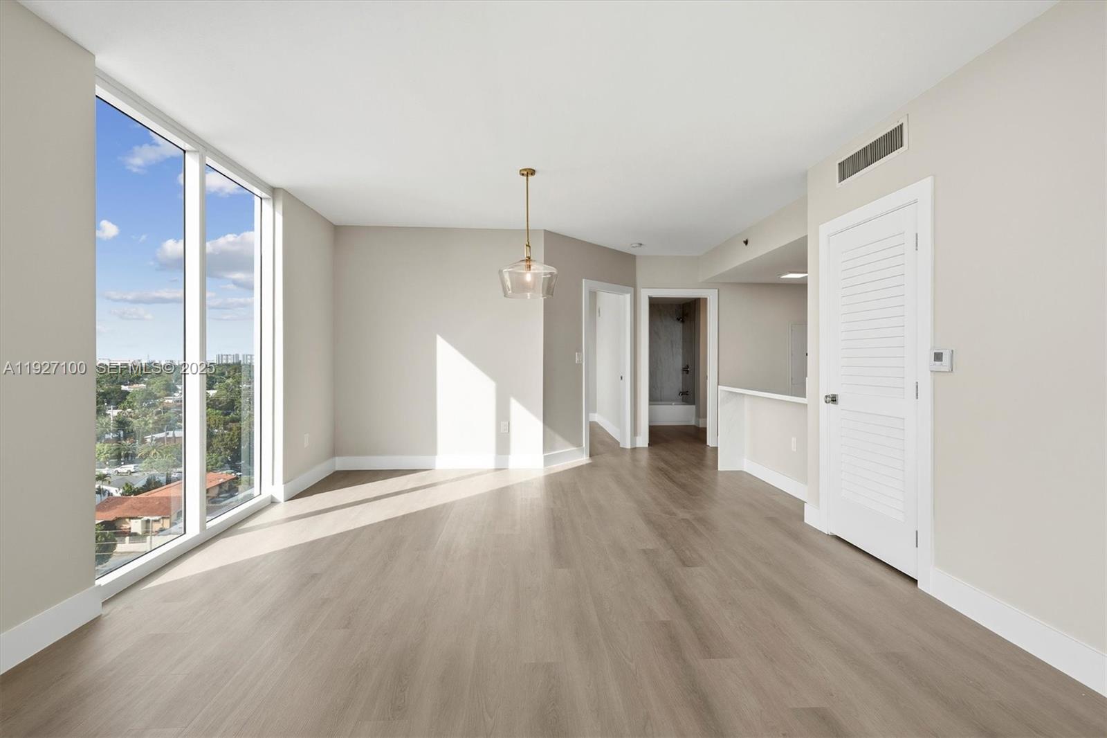 CORAL SEA VIEW CONDO - Residential