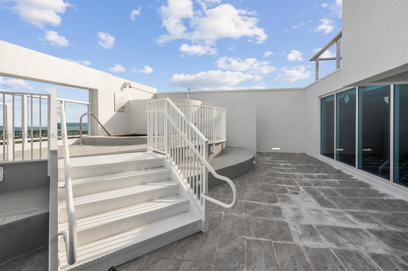 CORAL SEA VIEW CONDO - Residential