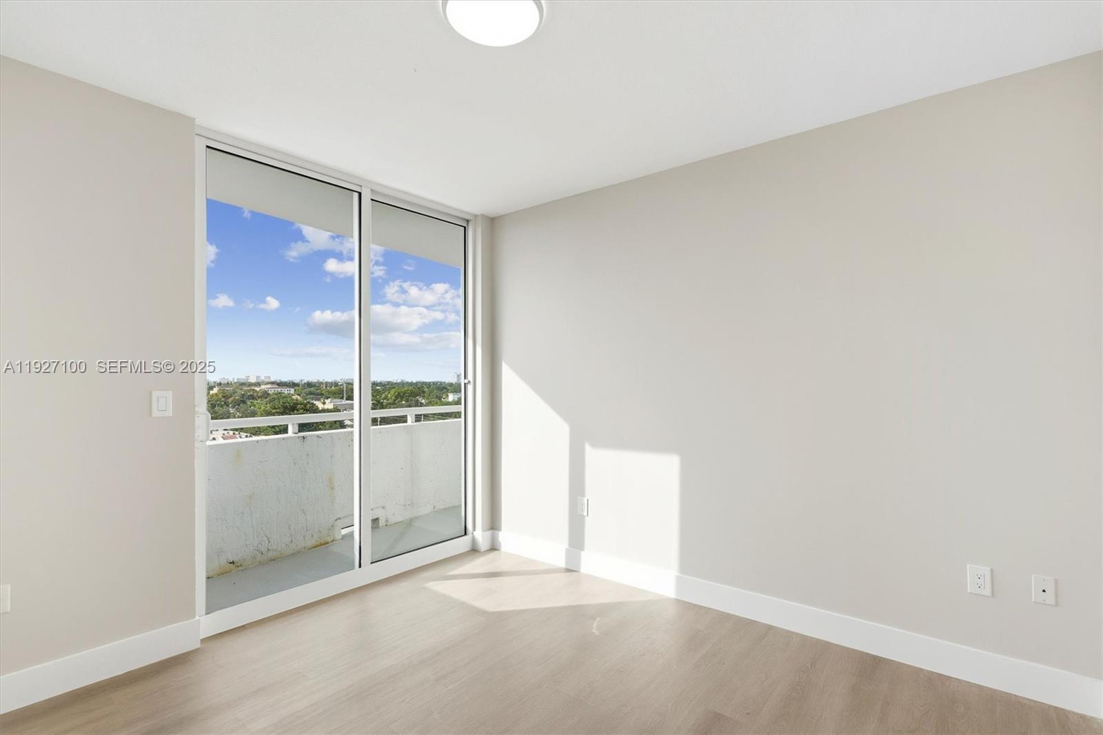 CORAL SEA VIEW CONDO - Residential