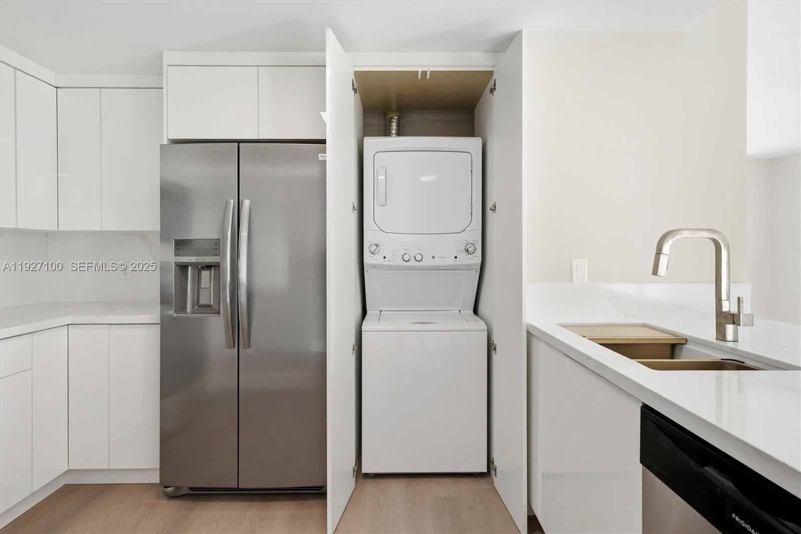 CORAL SEA VIEW CONDO - Residential