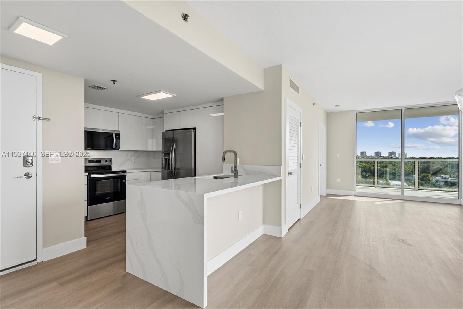 CORAL SEA VIEW CONDO - Residential