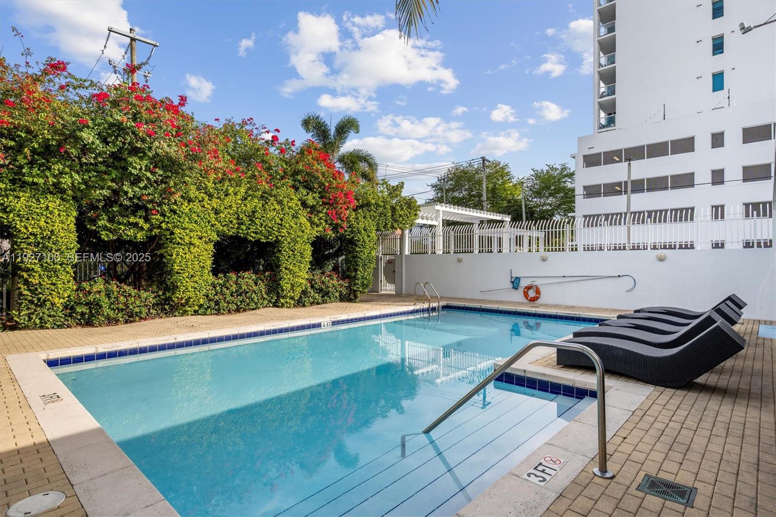 CORAL SEA VIEW CONDO - Residential