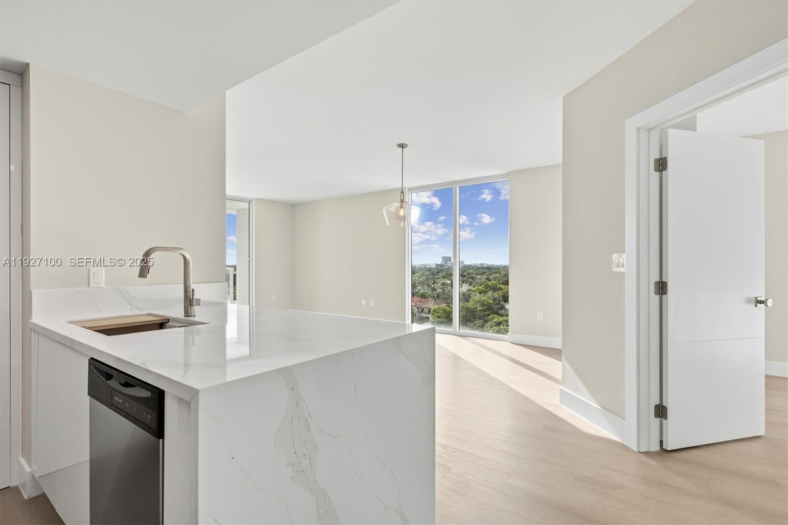 CORAL SEA VIEW CONDO - Residential