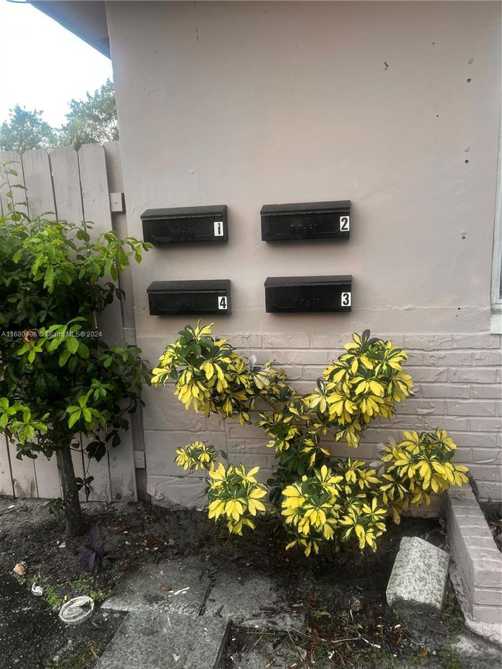 Photo of 516 SW 2nd Ct, Pompano Beach, FL 33060 (MLS # A11680796)