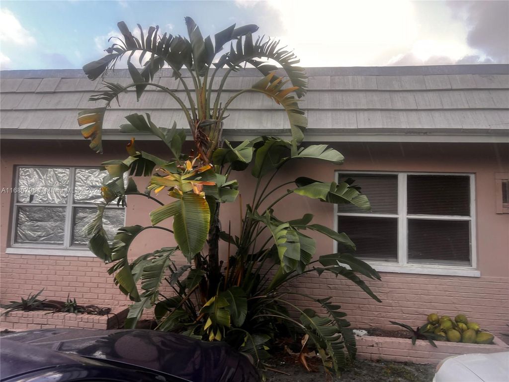 Photo of 516 SW 2nd Ct, Pompano Beach, FL 33060 (MLS # A11680796)