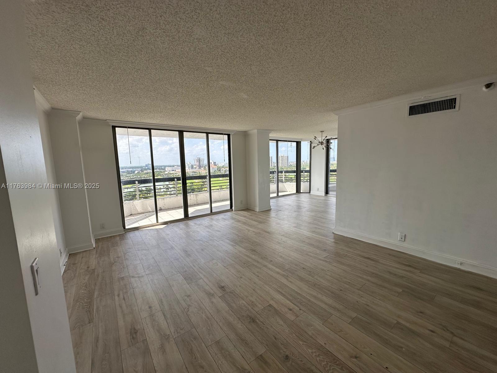 MYSTIC POINTE TOWER 600 C - Residential