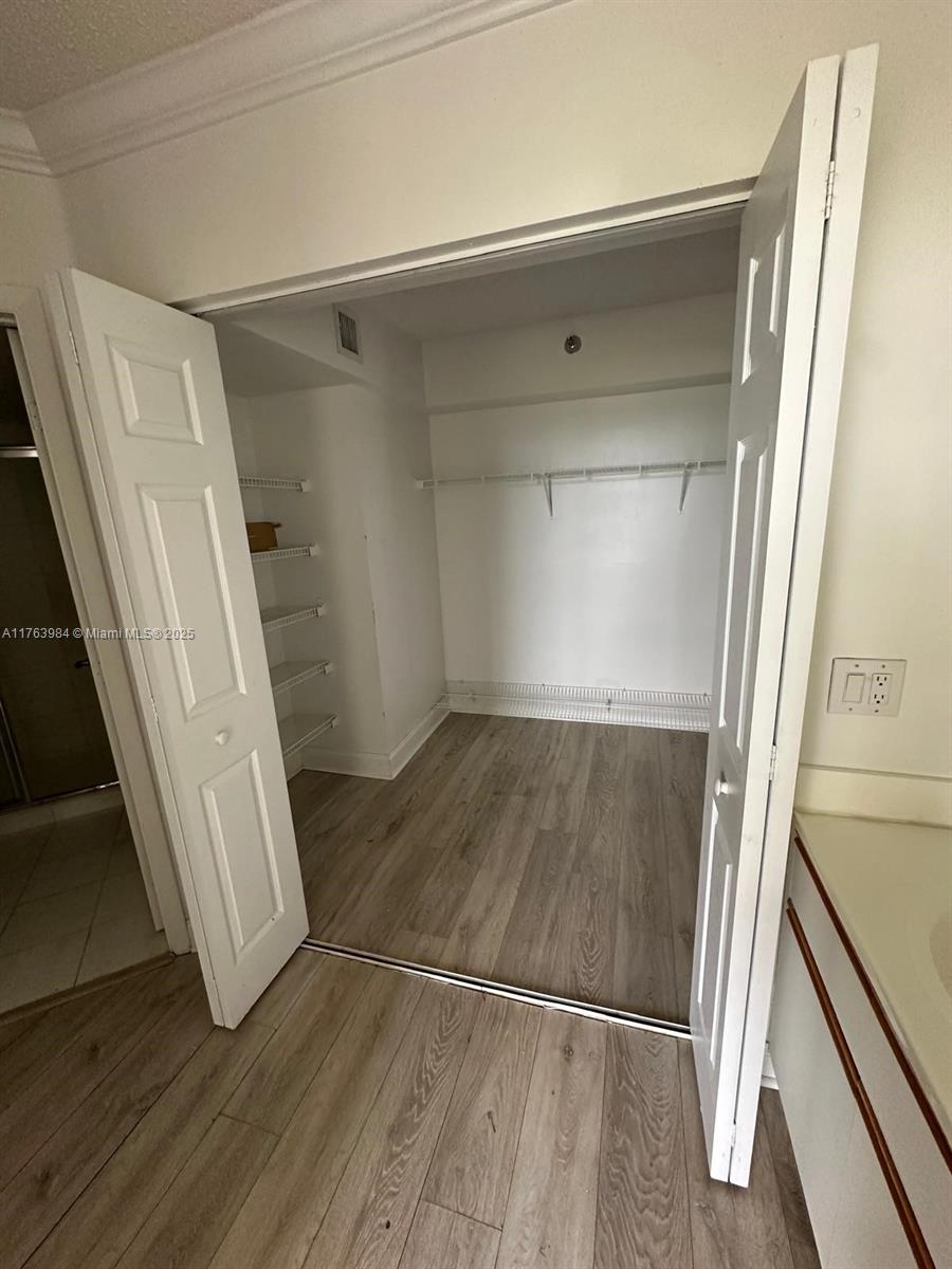 MYSTIC POINTE TOWER 600 C - Residential