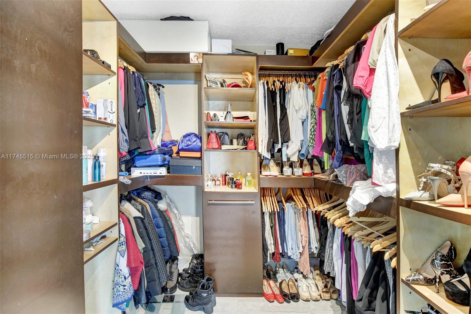 CHAMBERS SUB SE1/4 - Residential