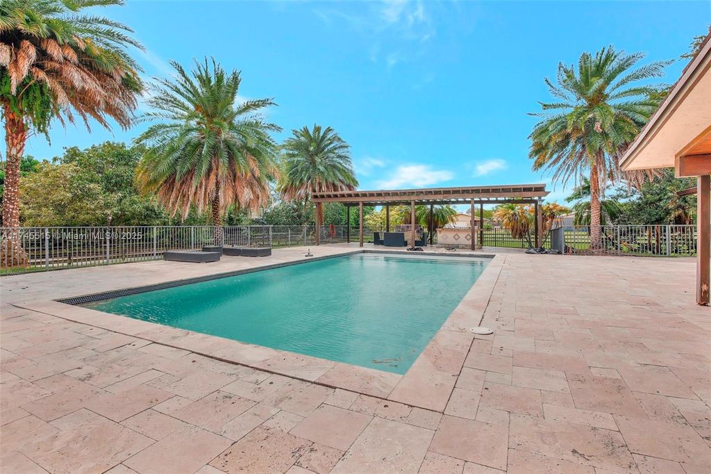 Photo of 17500 SW 68th Ct, Southwest Ranches, FL 33331 (MLS # A11745515)