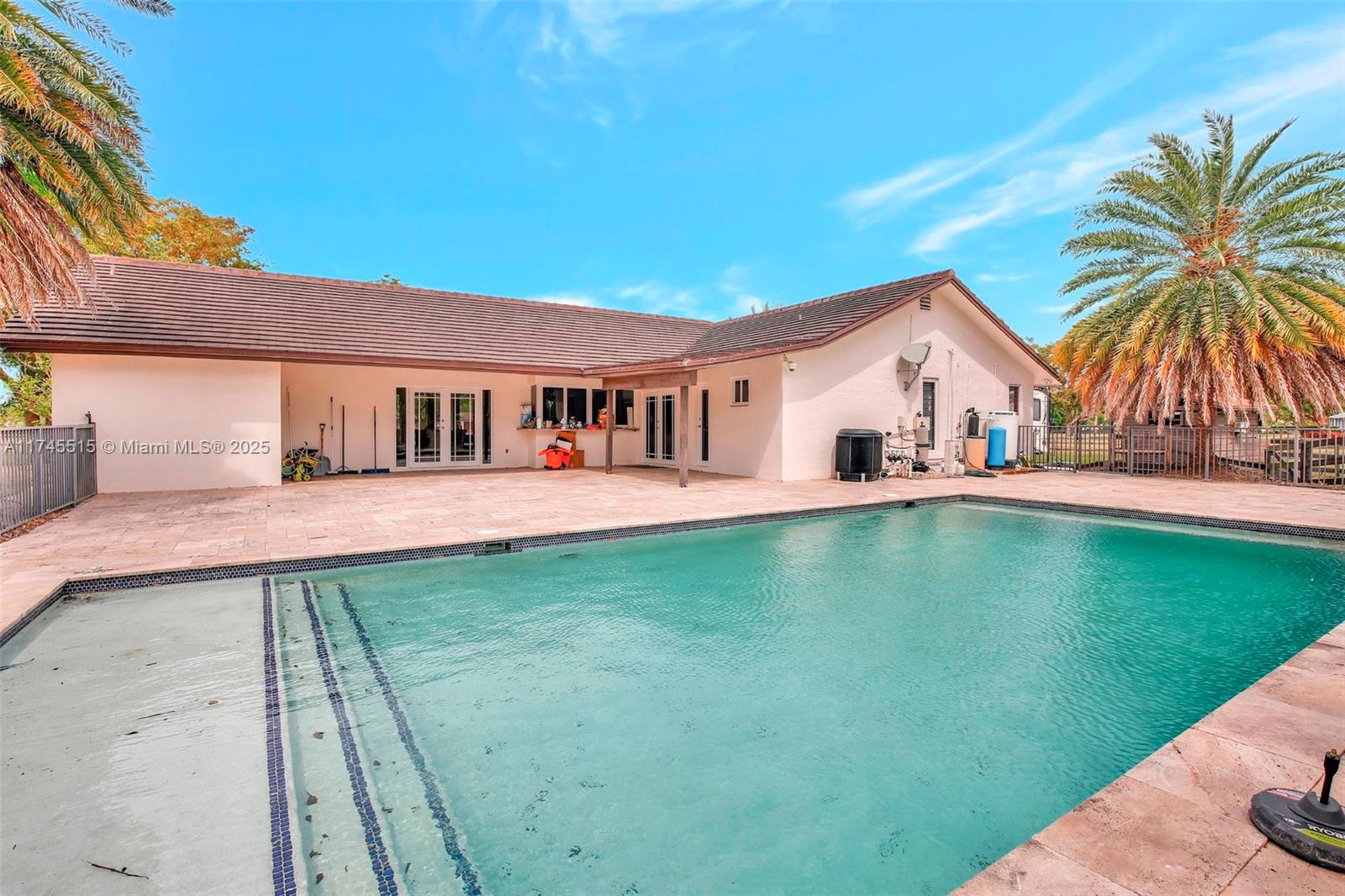 CHAMBERS SUB SE1/4 - Residential