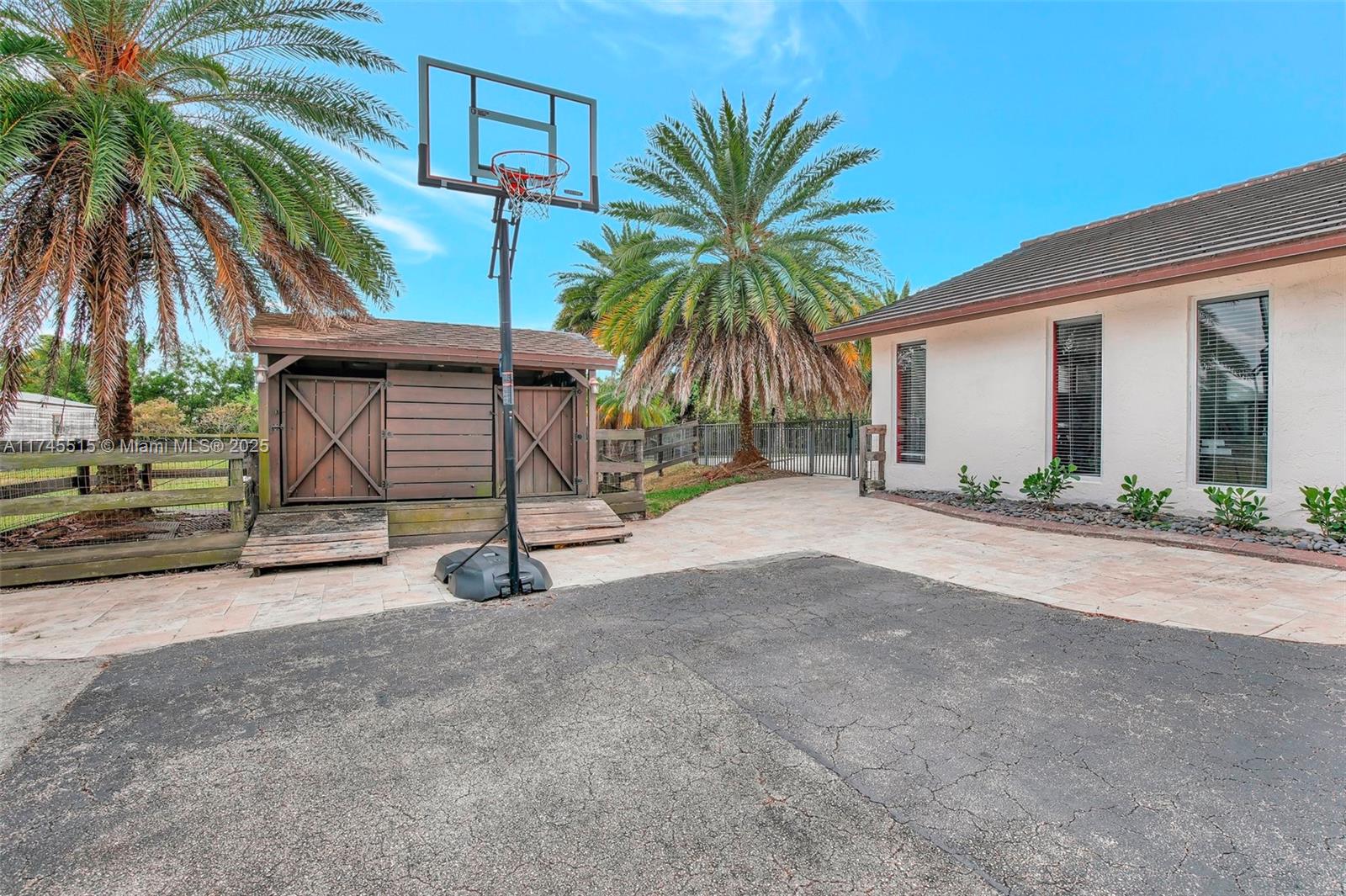 CHAMBERS SUB SE1/4 - Residential