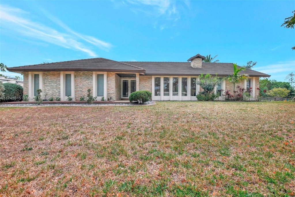 Photo of 17500 SW 68th Ct, Southwest Ranches, FL 33331 (MLS # A11745515)