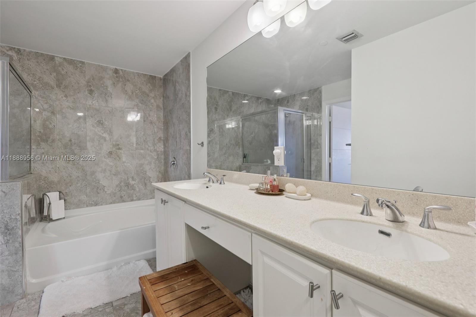 AVENTURA MARINA CONDO NUM - Residential