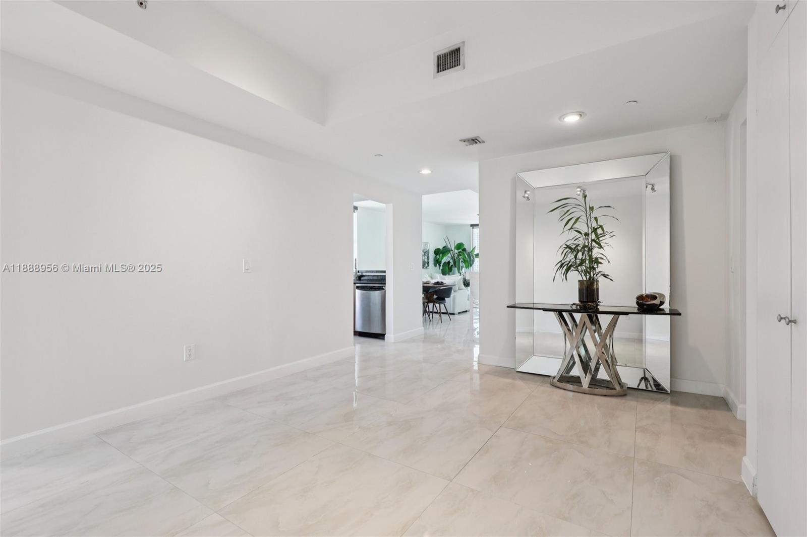 AVENTURA MARINA CONDO NUM - Residential