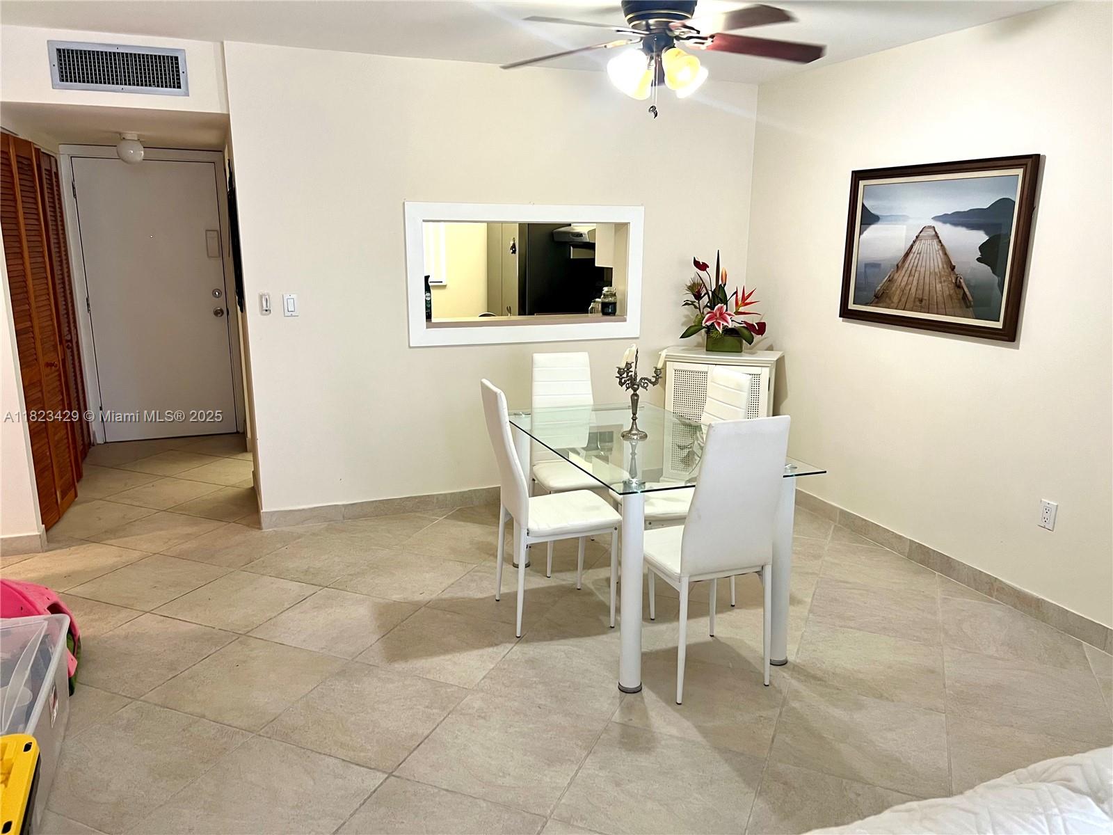 10825 SW 112th Ave 216, Miami, FL, 33176/$295,000 2 10825 SW 112th Ave 216