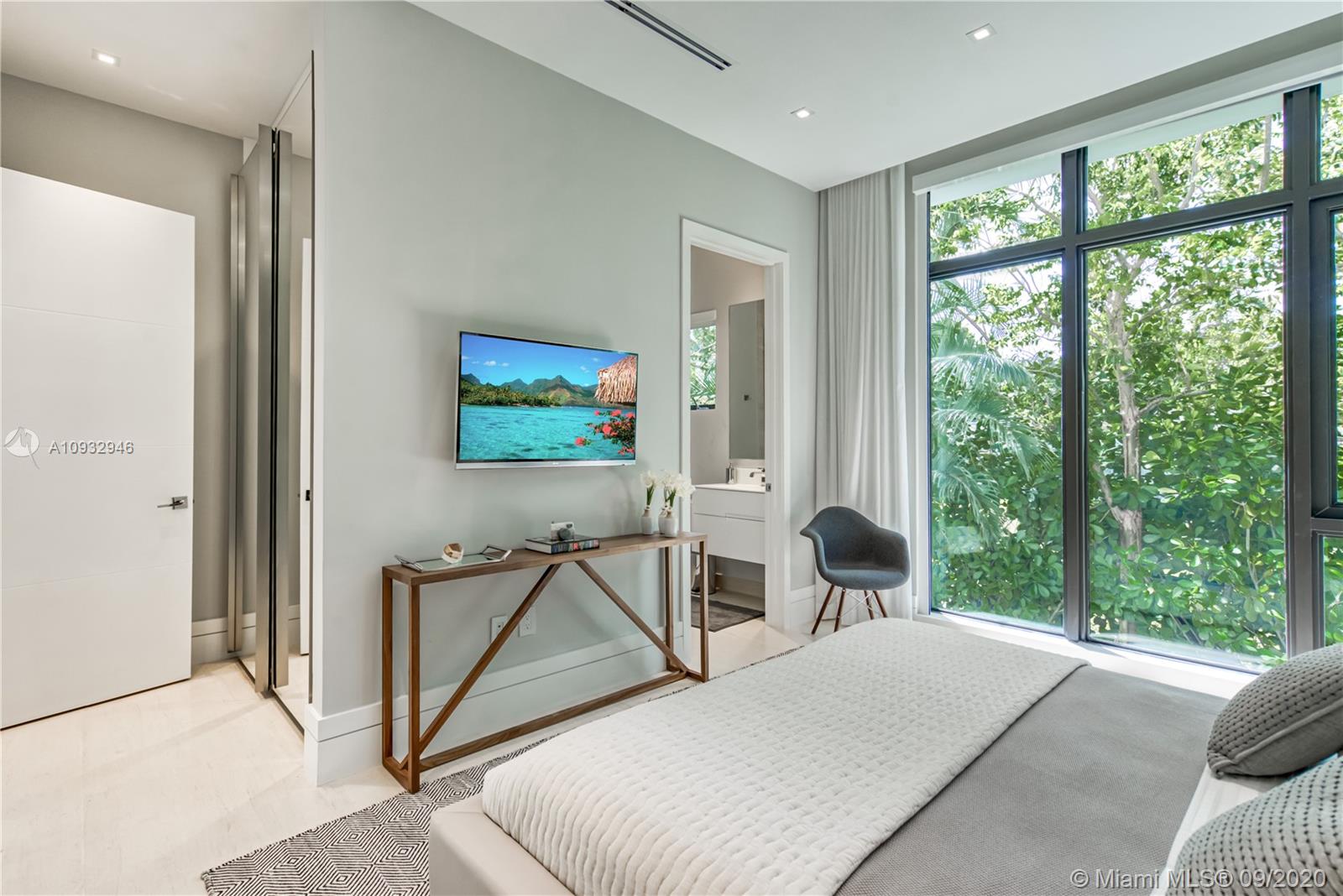 TROPICAL ISLE HOMES SUB 4 - Residential