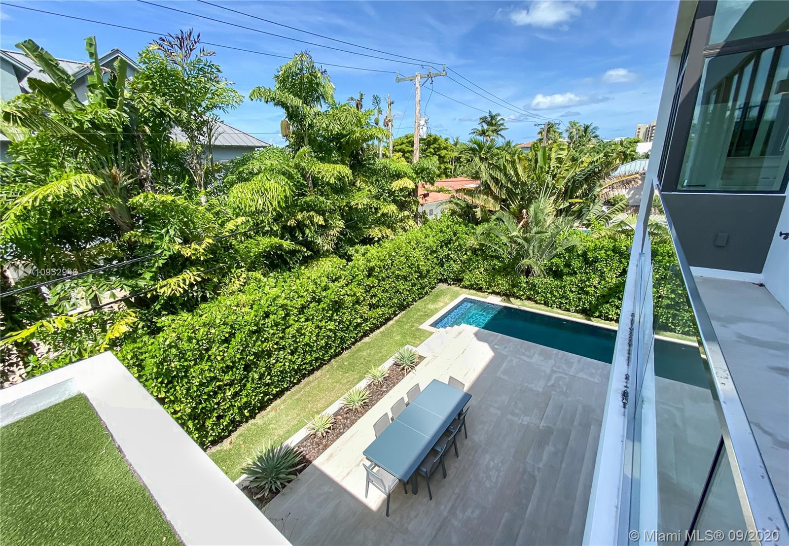 TROPICAL ISLE HOMES SUB 4 - Residential
