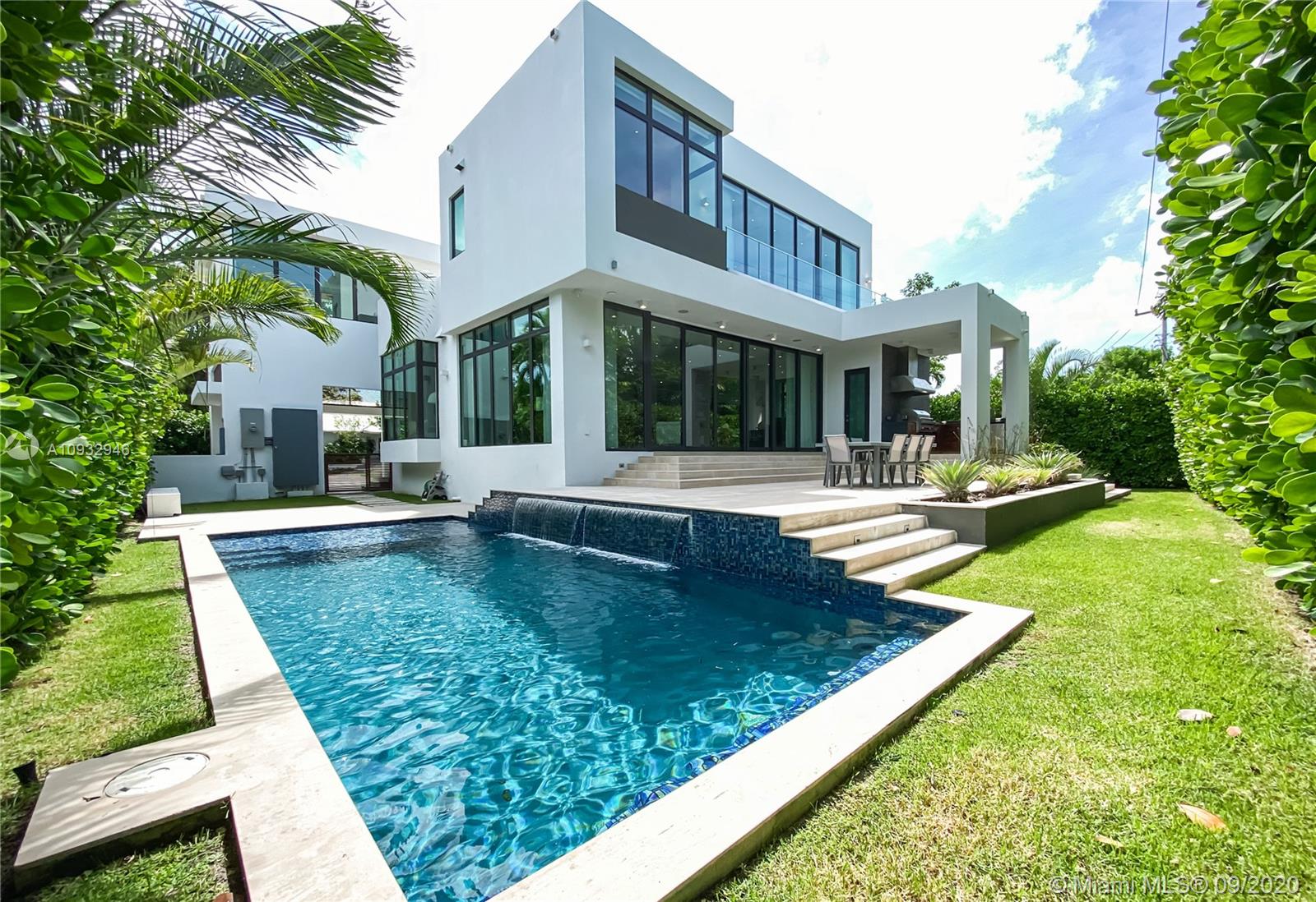 TROPICAL ISLE HOMES SUB 4 - Residential