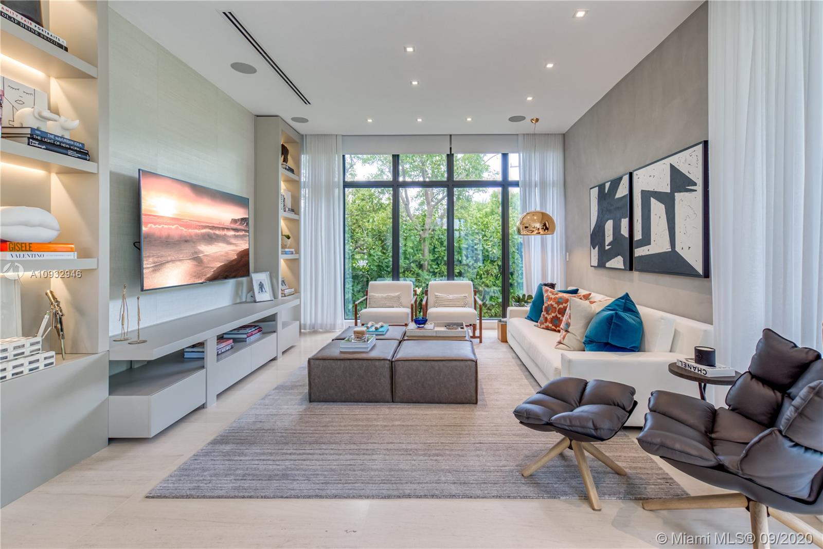 TROPICAL ISLE HOMES SUB 4 - Residential