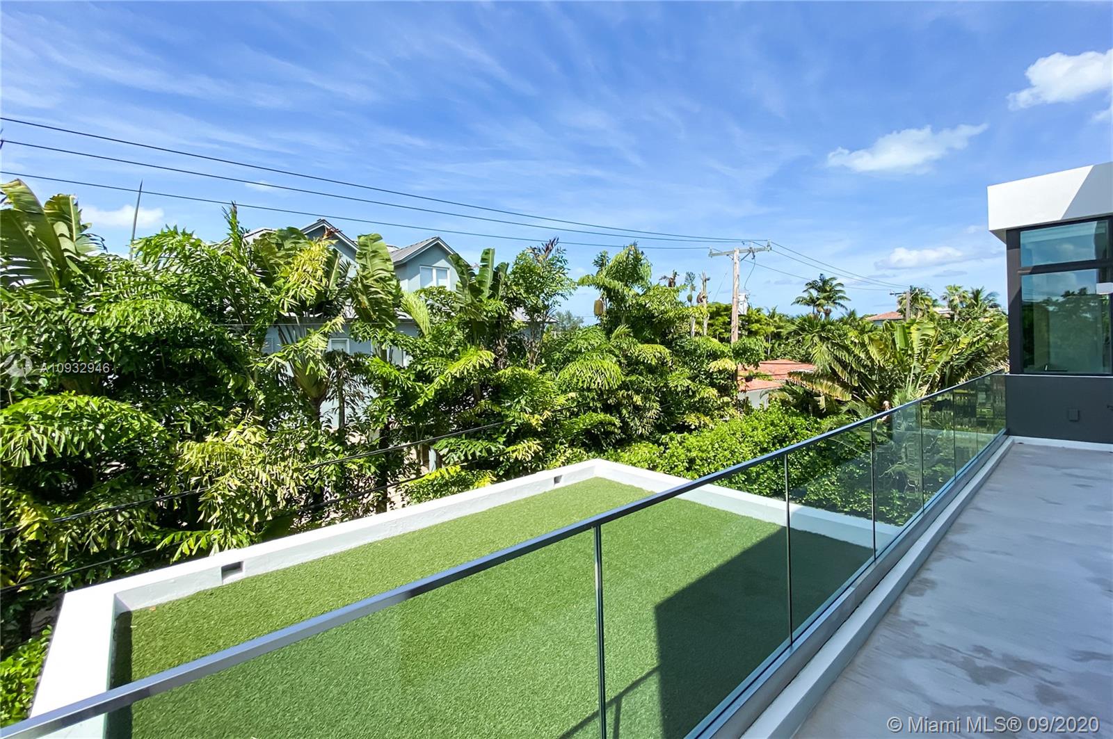 TROPICAL ISLE HOMES SUB 4 - Residential