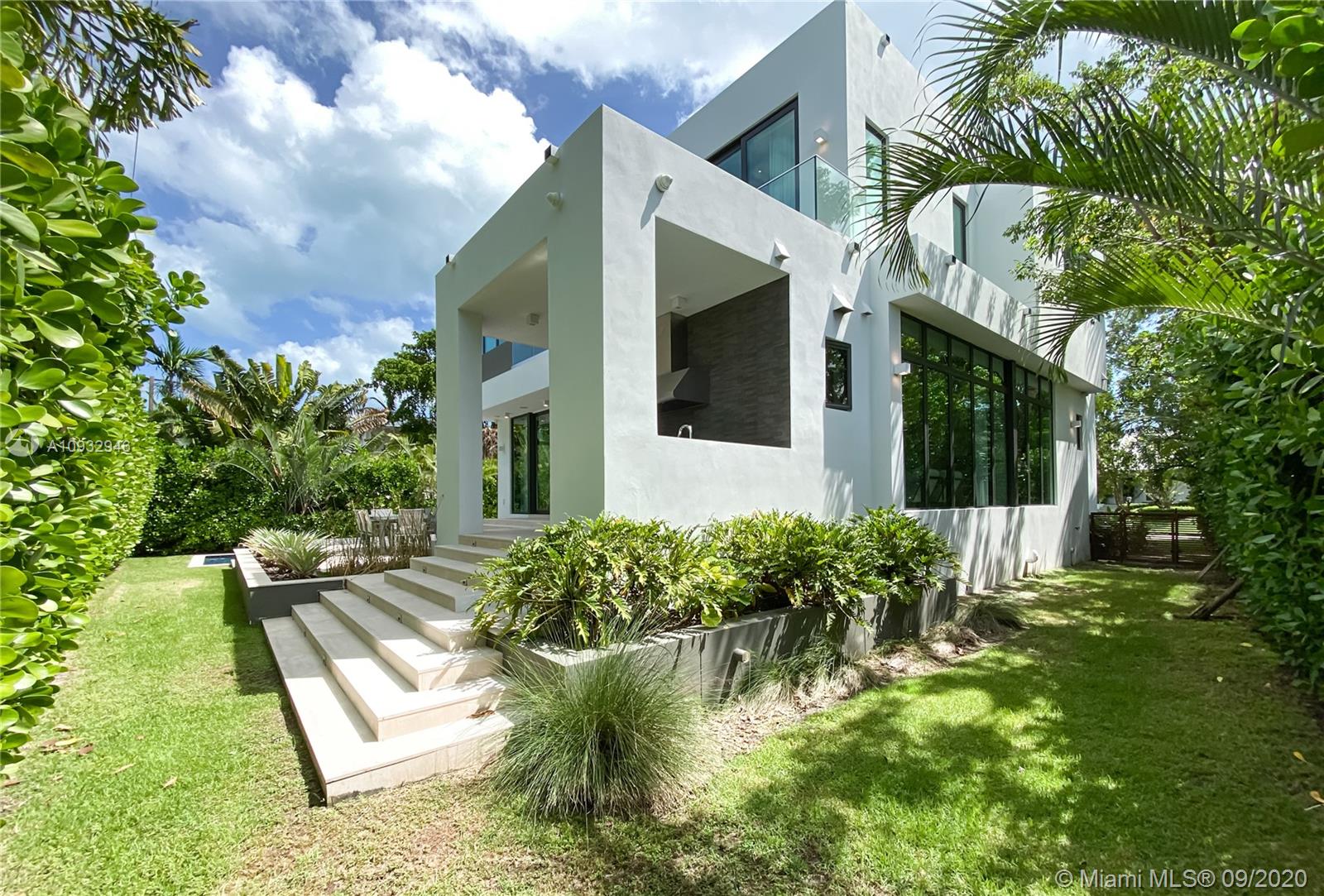 TROPICAL ISLE HOMES SUB 4 - Residential