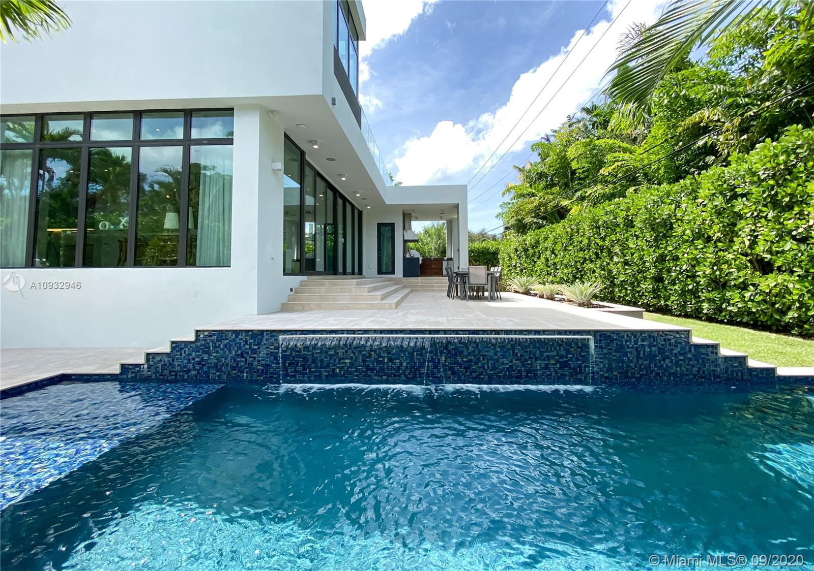 TROPICAL ISLE HOMES SUB 4 - Residential