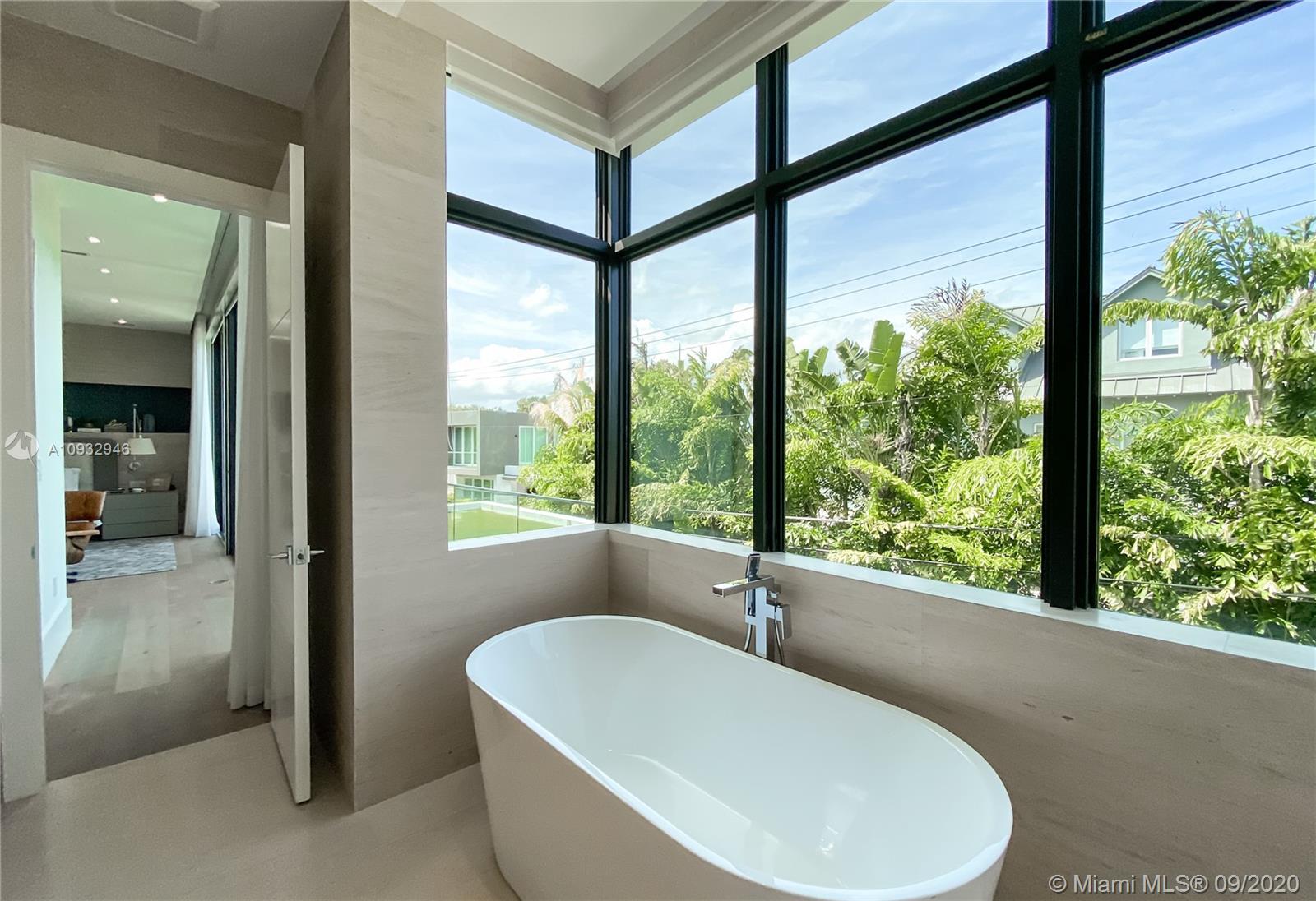 TROPICAL ISLE HOMES SUB 4 - Residential