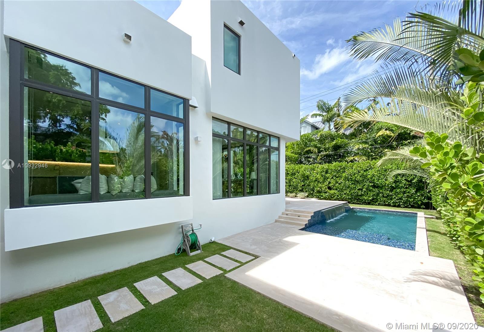 TROPICAL ISLE HOMES SUB 4 - Residential