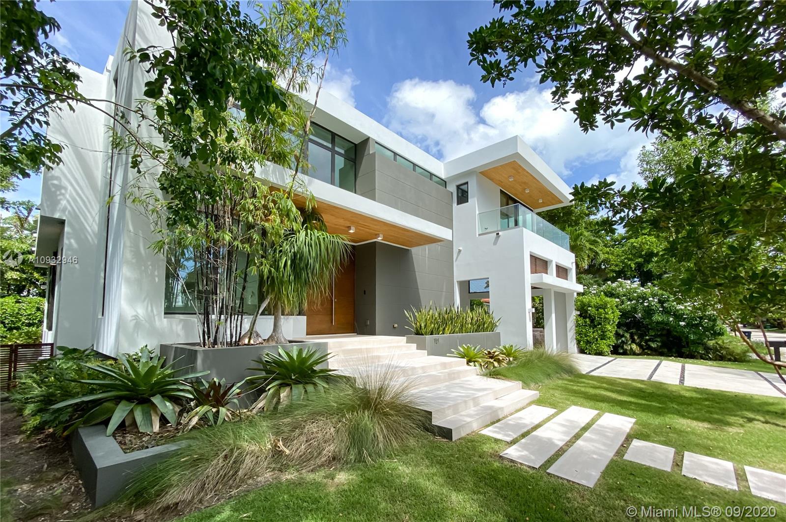 TROPICAL ISLE HOMES SUB 4 - Residential