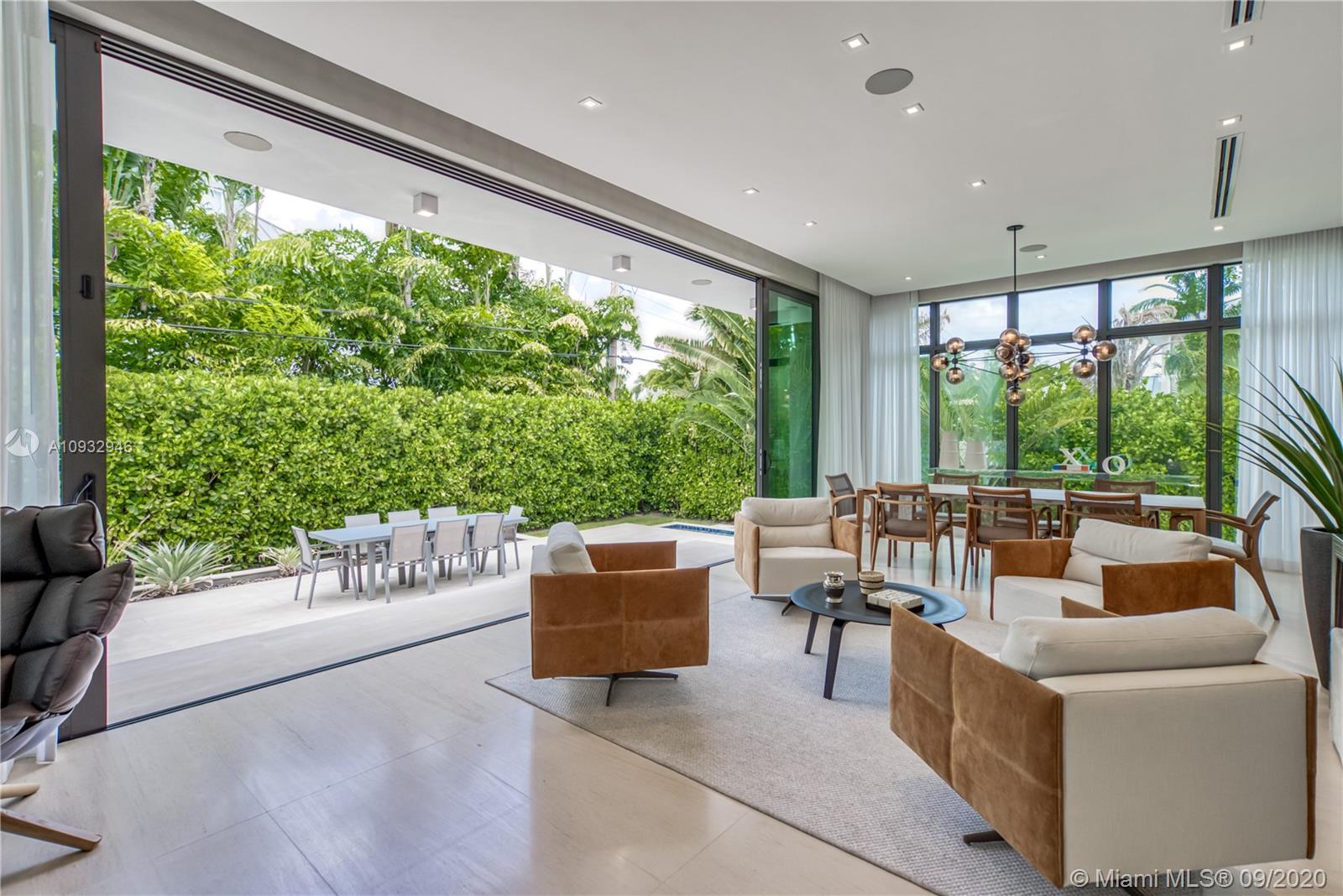TROPICAL ISLE HOMES SUB 4 - Residential