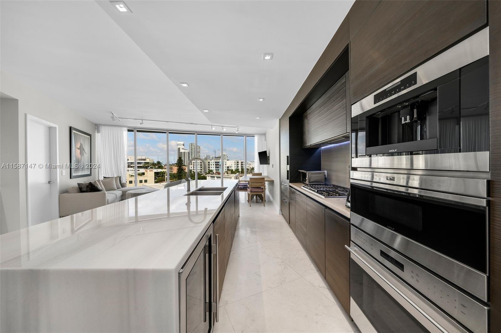 ONE OCEAN CONDO - Residential