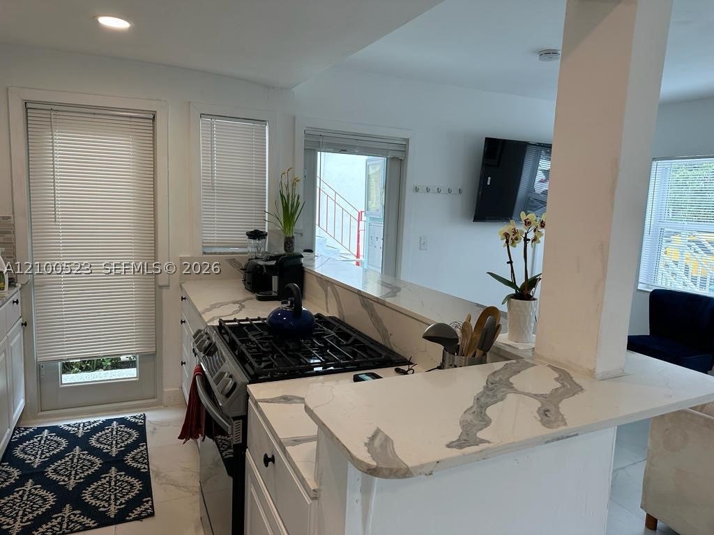 View photos, virtual tours, details... 1234 Euclid Ave 1