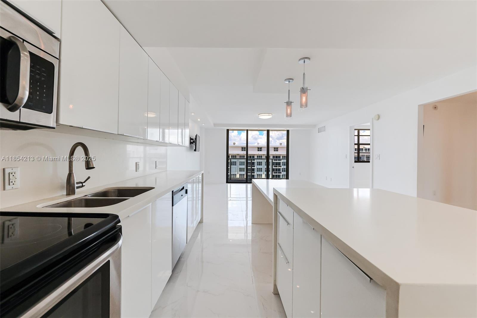 5701 Collins Ave 1611