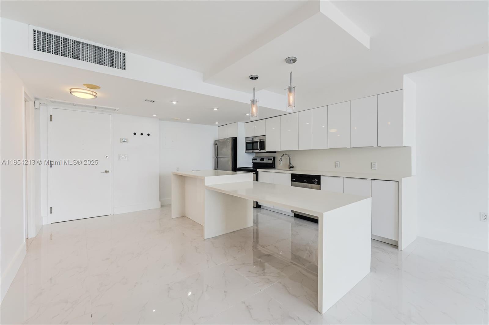 5701 Collins Ave 1611