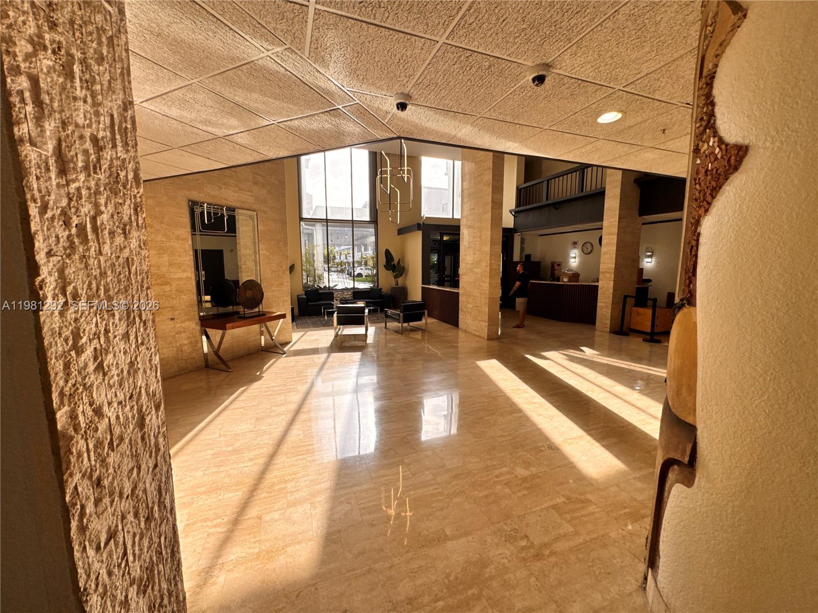 COMMODORE PLAZA CONDO - Residential