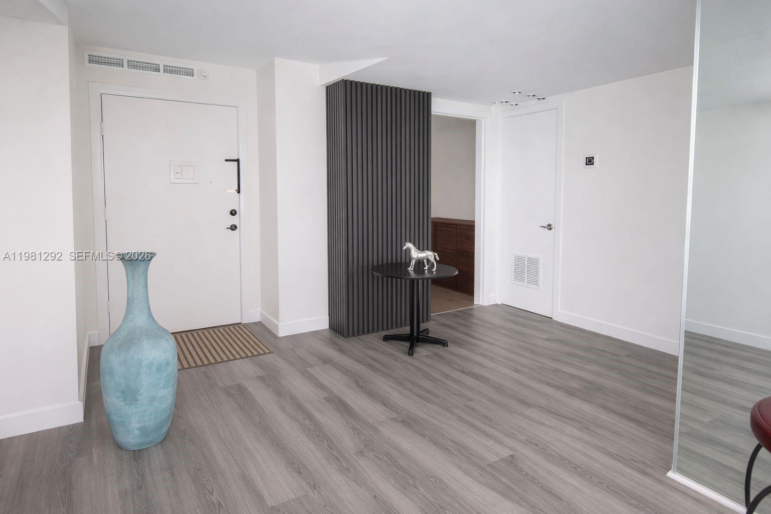 COMMODORE PLAZA CONDO - Residential