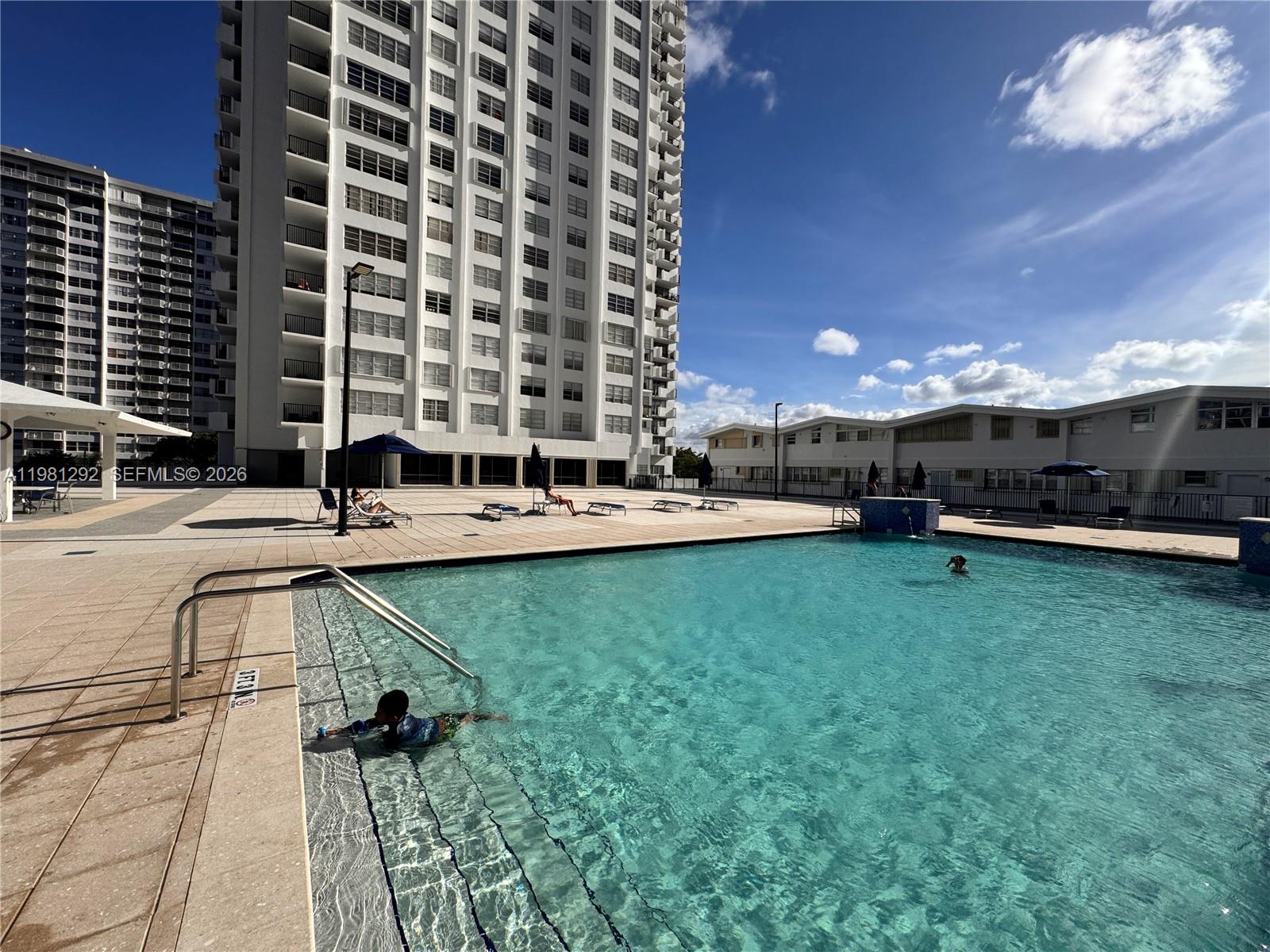 COMMODORE PLAZA CONDO - Residential