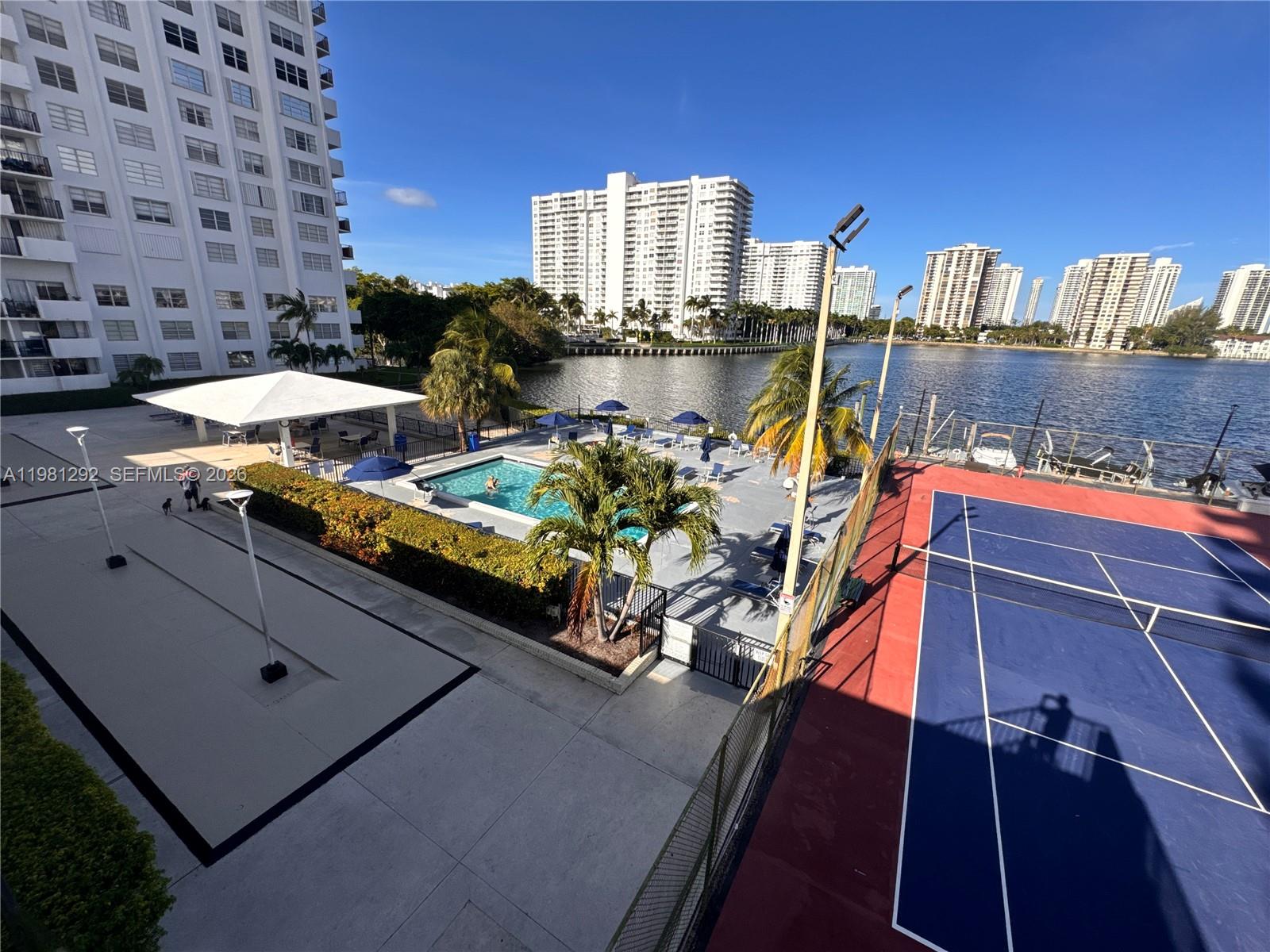 COMMODORE PLAZA CONDO - Residential