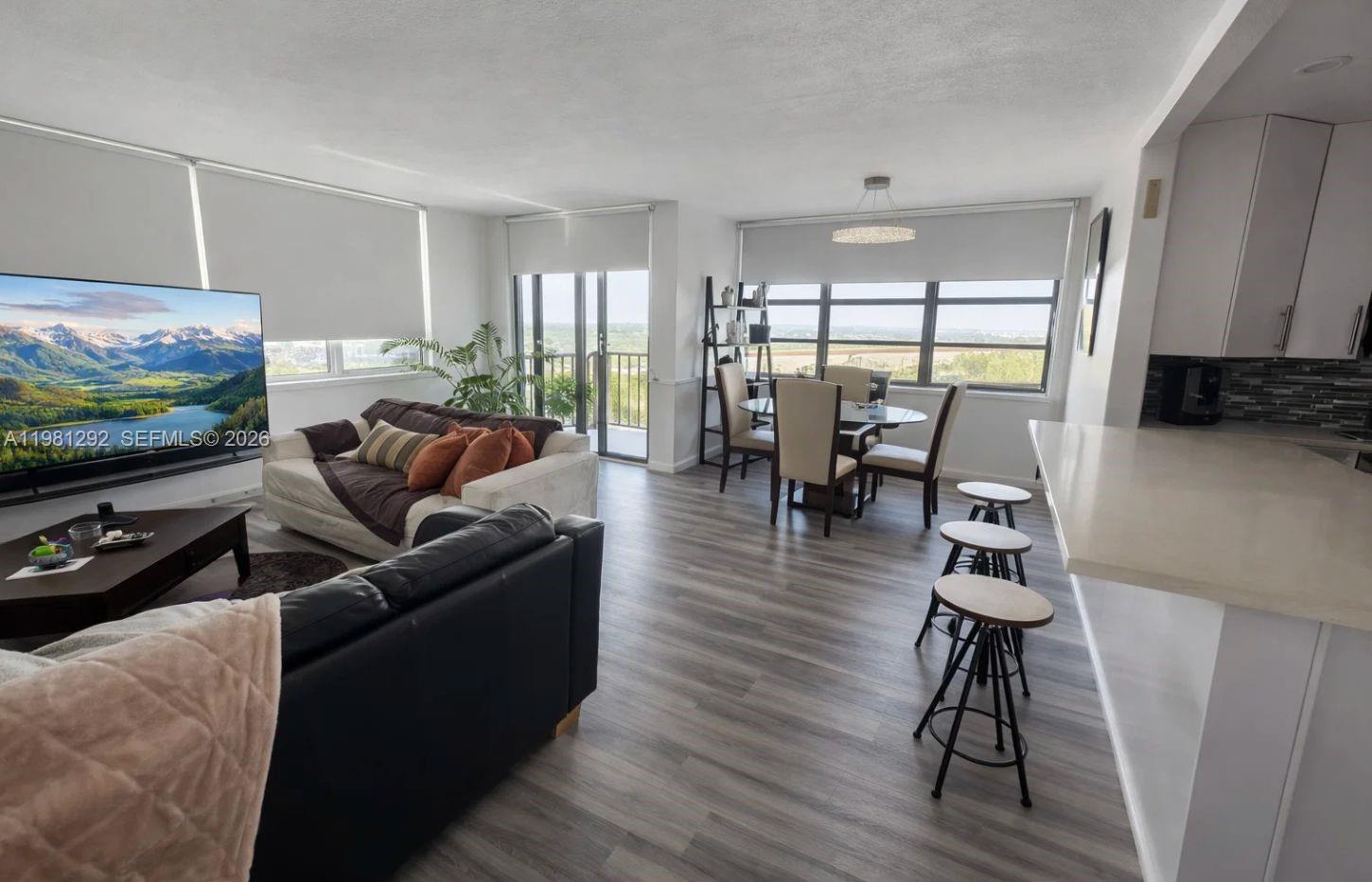 COMMODORE PLAZA CONDO - Residential