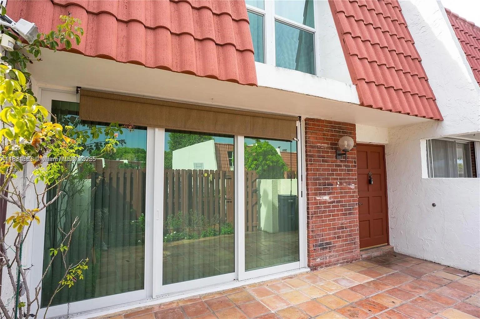 LAKE LAURA CONDO NO 2 - Residential