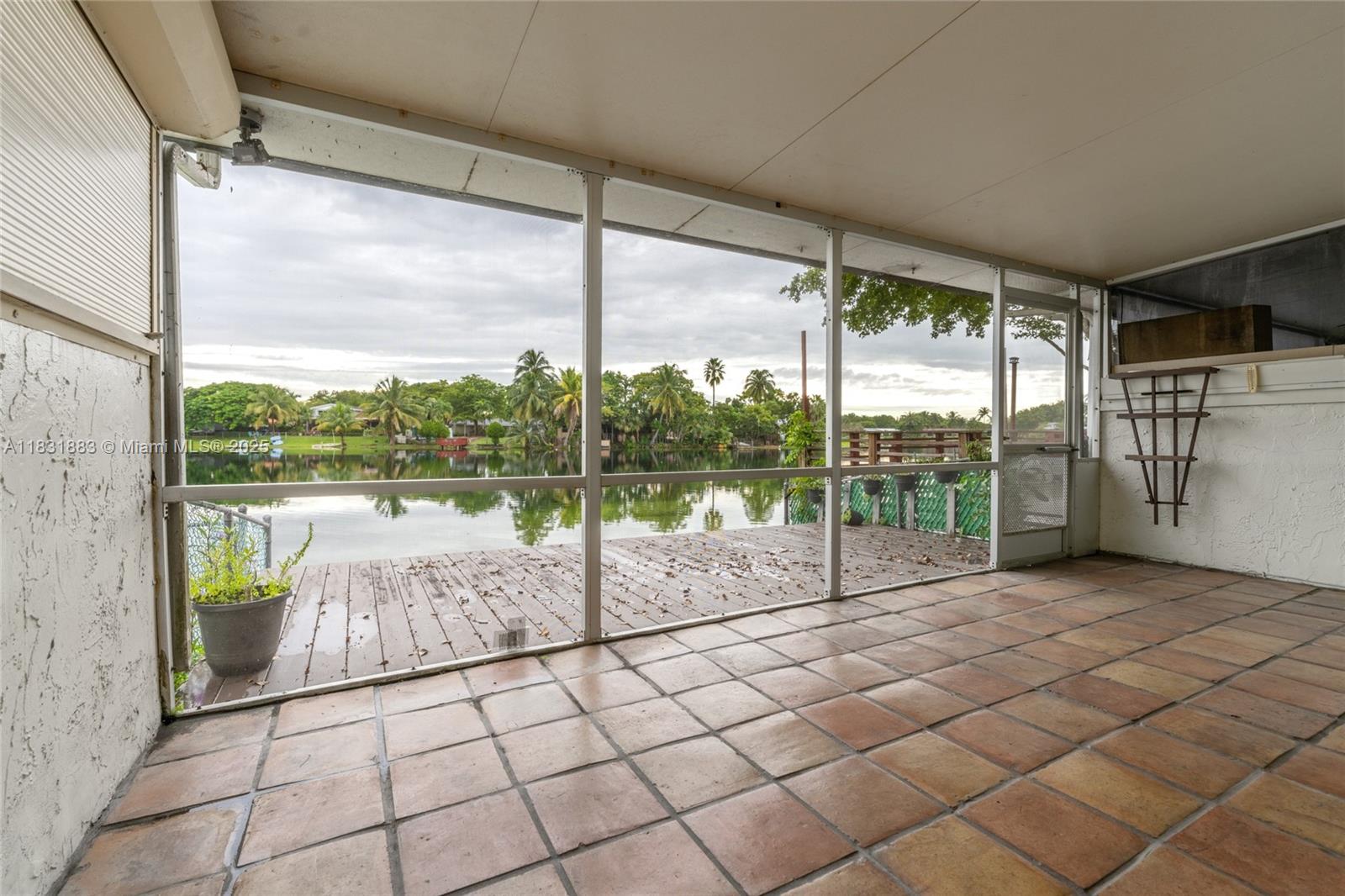 LAKE LAURA CONDO NO 2 - Residential